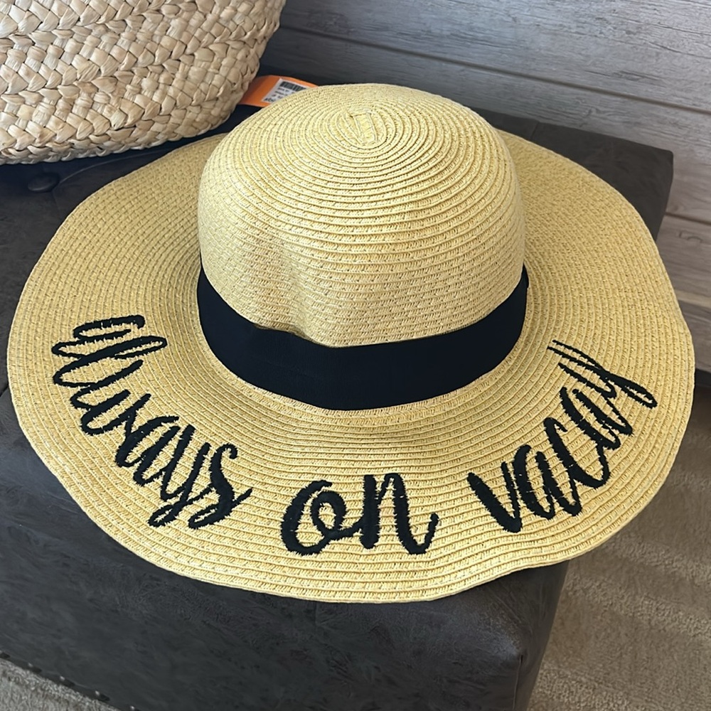 Sun Hat always on vacay